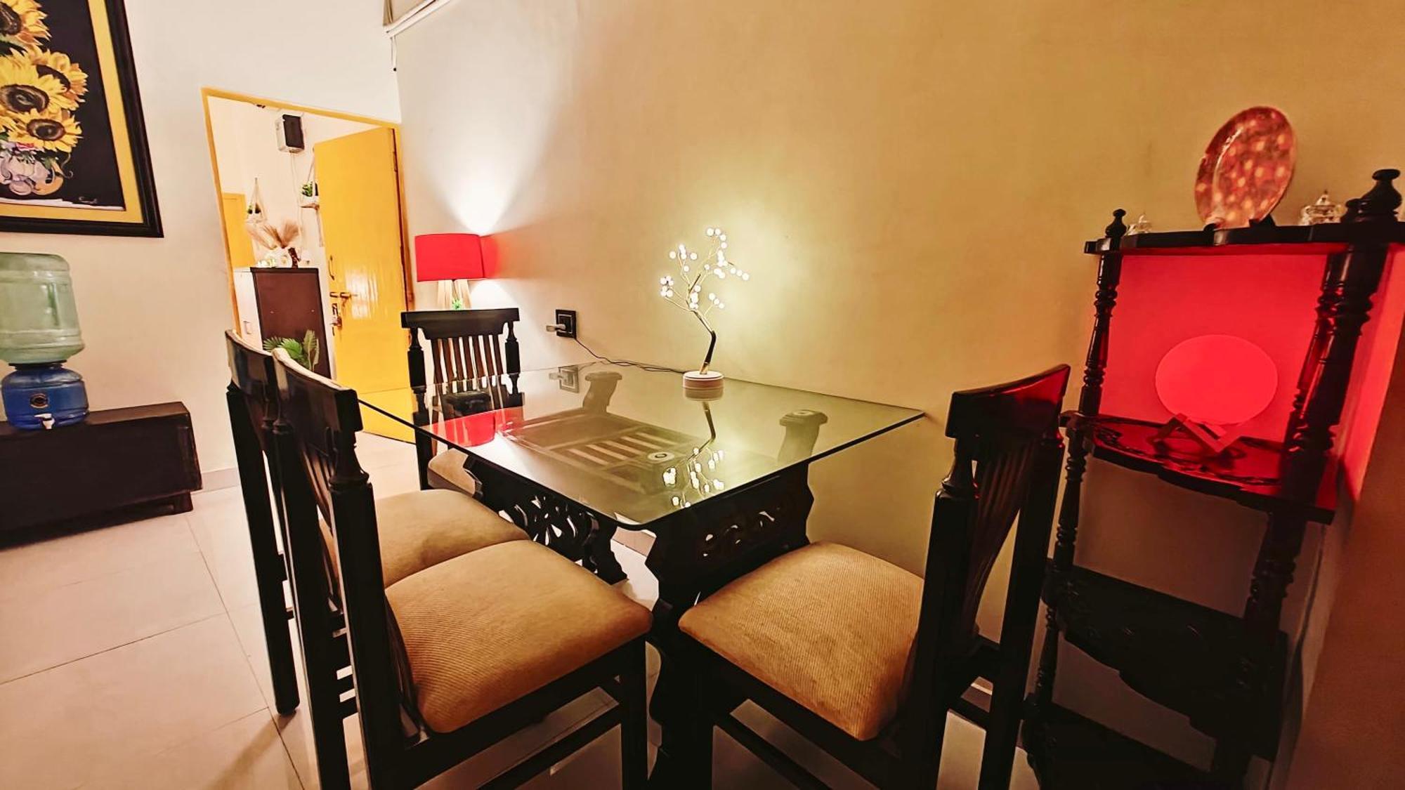 The Yellow House - Couple'S Getaway In Gomti Nagar- 1 Bhk Lucknow Exterior photo